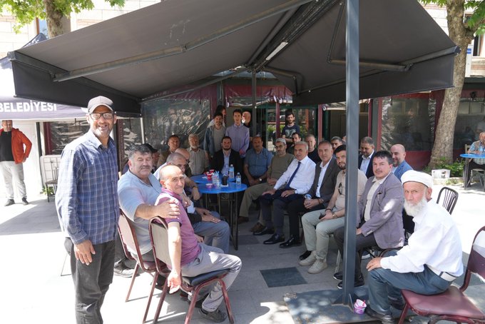 Samimi bir ortamda, çaylarımız sıcak, muhabbetimiz bereketliydi