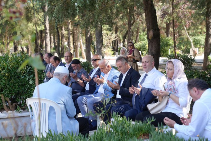 Kocatepe mezarlığındaki 15 Temmuz şehitlerimizi kabirleri başında dualarla yâd ettik.