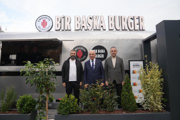 Ümraniye’de Gençlerin Yeni Mekanı: “Bir Başka Burger” Açıldı!