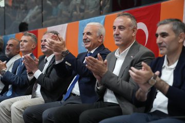 Bu anlamlı etkinlikte, geleceğimizin teminatı çocuklarımızı destekleyen Başta Belediye Başkanımıza, öğretmenlerimize, velilerimize ve emeği geçen herkese teşekkür ediyor; tüm öğrencilerimize başarılar diliyorum.