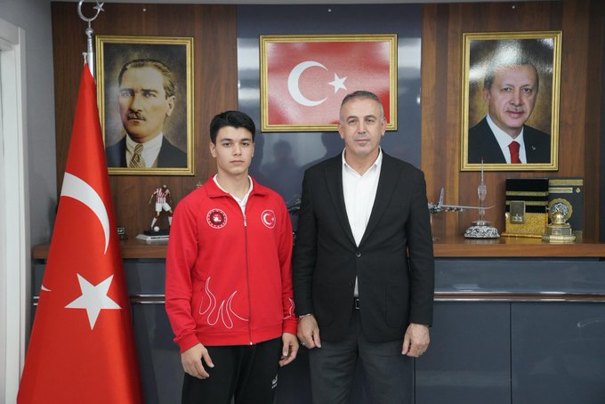 TÜRK MİLLİ TAKIM SPORCUMUZ YUSUF SADİ ACAR İLÇE BAŞKANLIĞIMIZDA MİSAFİR ETTİK