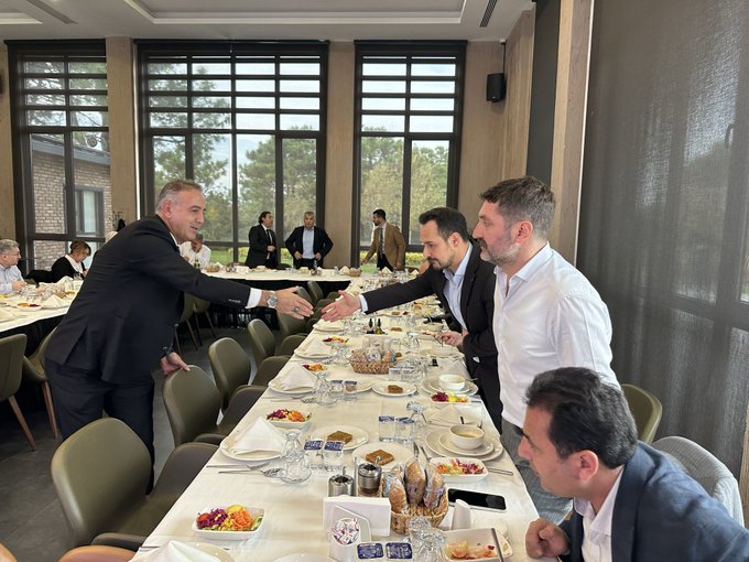 1. Bölge Yerel Yönetimler Birimimizin düzenlediği “Hizmeti Yerinde Gör” programını Ümraniye’mizin ev sahipliğinde gerçekleştirildi