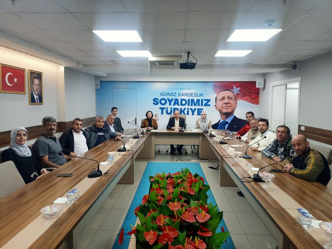 Mahalle Toplantılarımız 35 Mahallede Aralıksız Sürüyor!