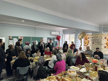 Dokunduğu Her Kalbi Güzelleştiren Kıymetli Öğretmenlerimizin 24 Kasım Öğretmenler Günü Kutlu Olsun!